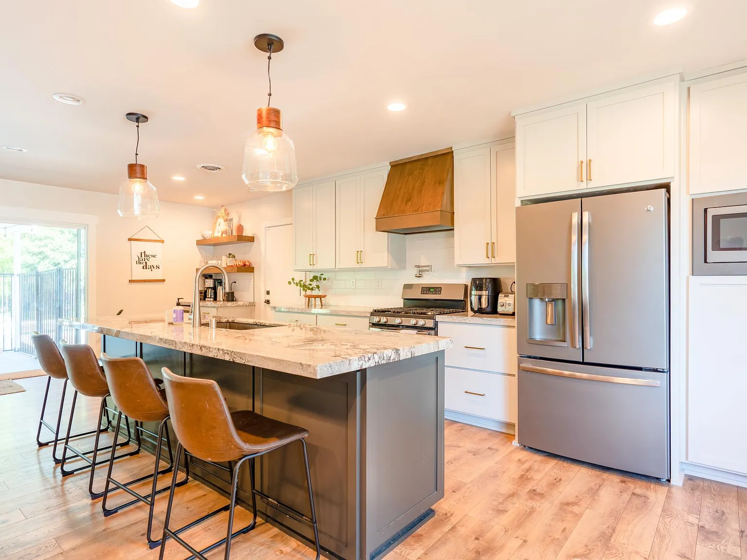 Riverview Dr, Redding — Photo 2