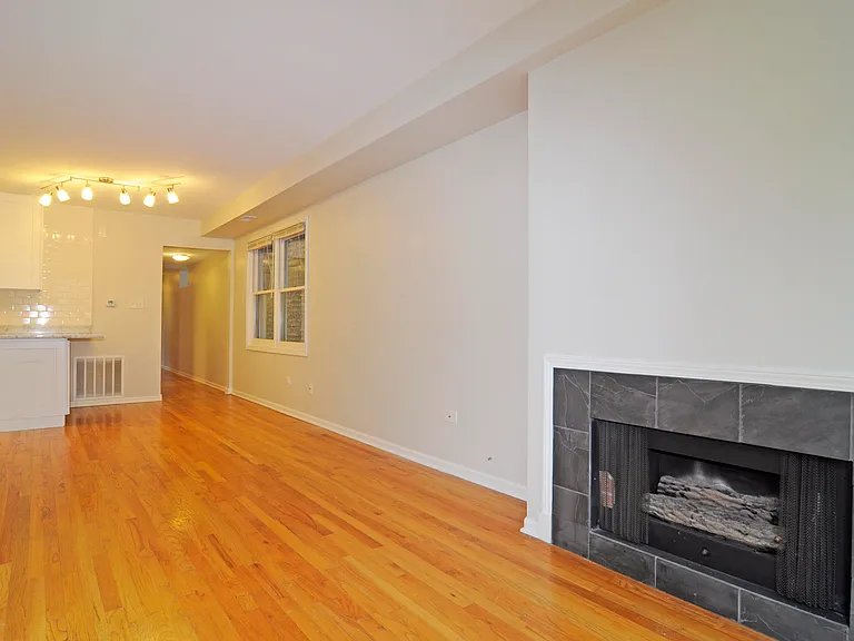 1409 N Mohawk St #2 — Photo 3