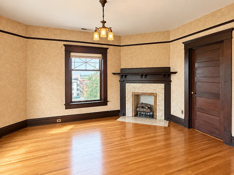 326 W 6th Ave #309