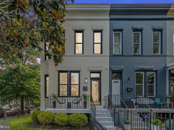 900 8th St NE, Washington, DC 20002