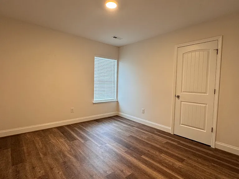 407 Albus Dr — Photo 13