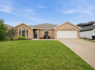 837 Morgan Dr, Burleson, TX 76028