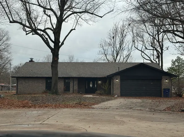1624 Camelot Pl, Miami, OK 74354
