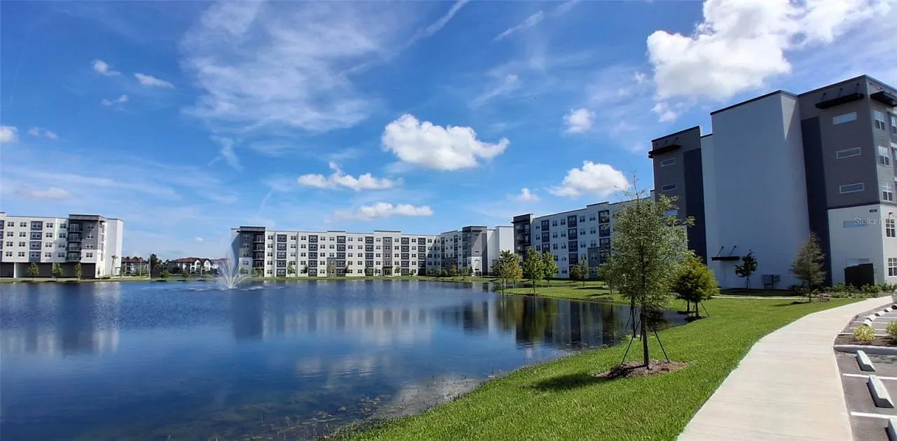 2 bed, 2.0 bath, 1023 sqft, $1,700 — Photo 3