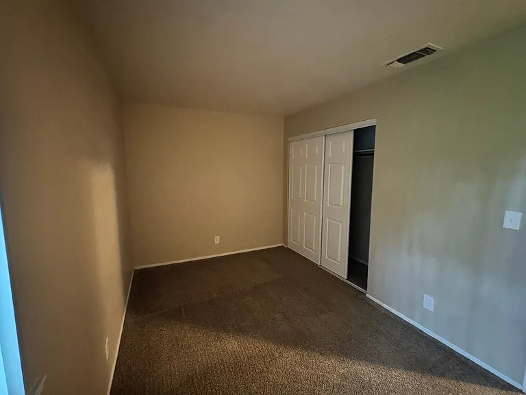 Acacia Apartments — Photo 30