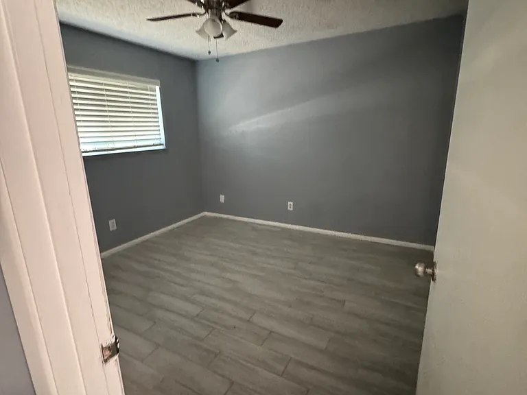 11420 Faye Ave NE — Photo 3