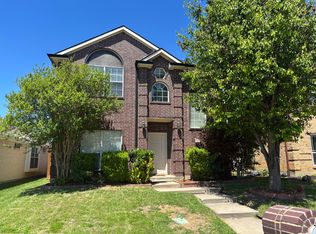 1332 W Branch Hollow Dr, Carrollton, TX 75007