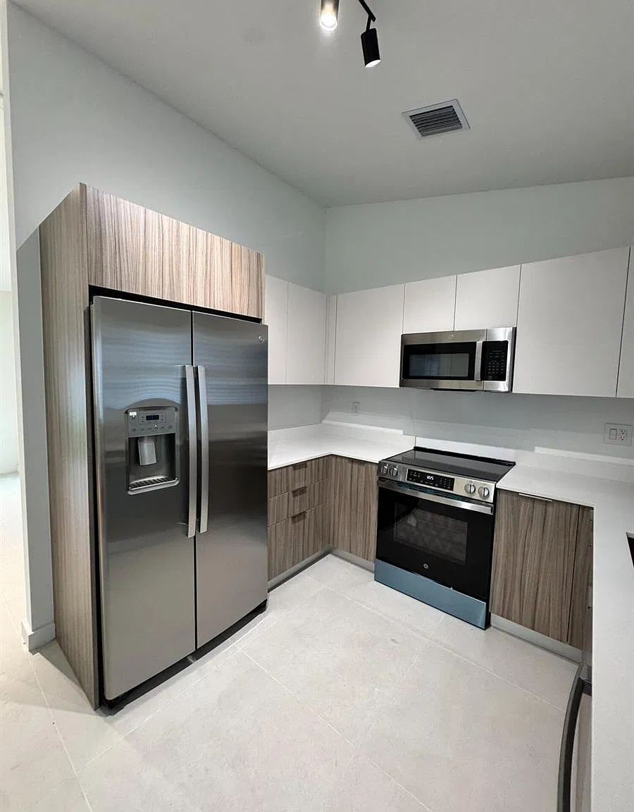 3 bed, 2.0 bath, 1143 sqft, $2,750 — Photo 4
