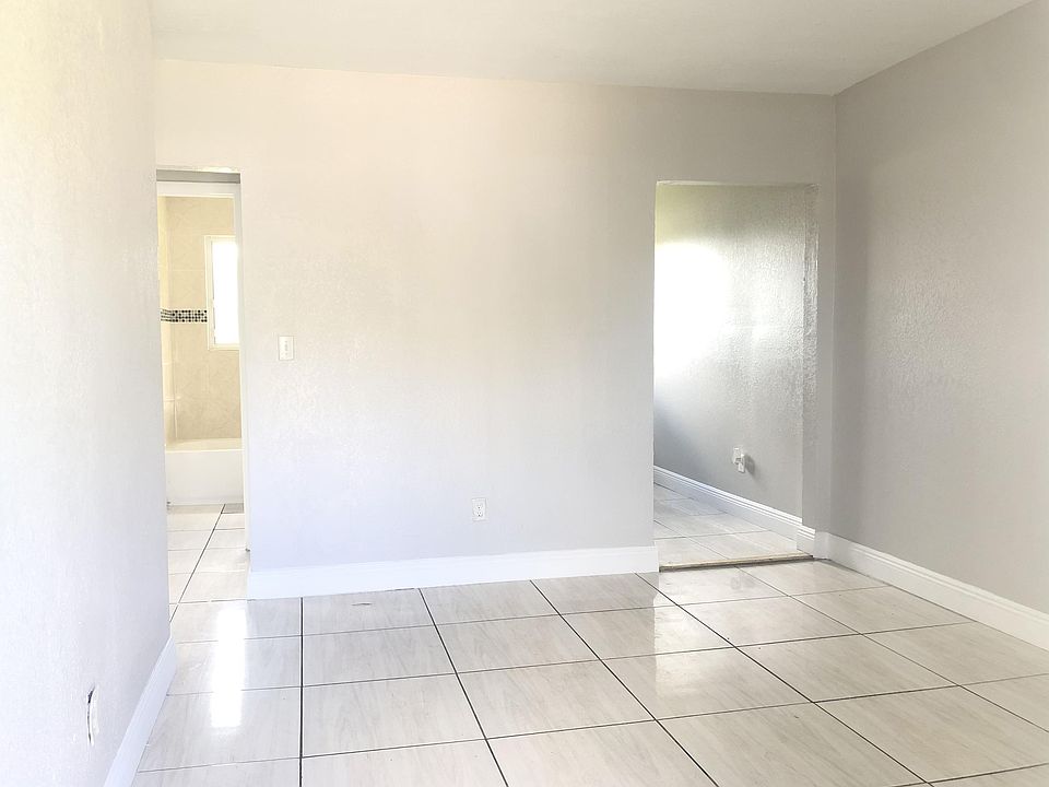 1st image of 1940 Washington Ave #18
