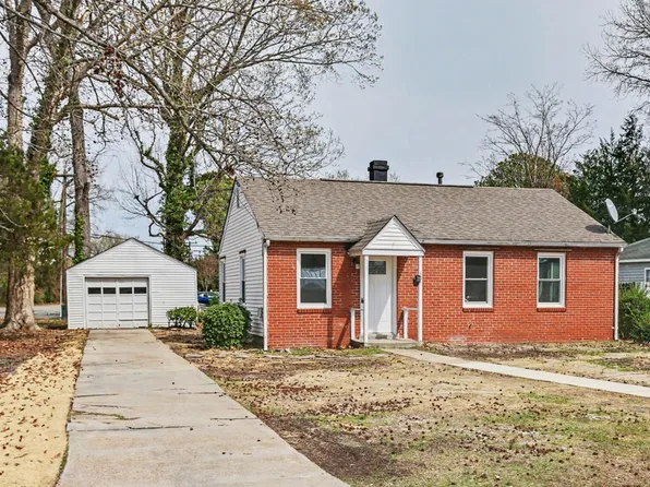 101 Rosewood Dr, Hampton, VA 23669