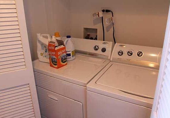 4th image of 4851 N Christiana Ave APT 3N