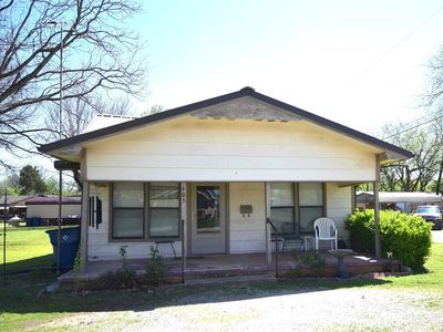 605 SW 6th St, Lindsay, OK, 73052