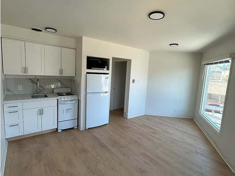 3001 San Bruno Ave #3 — Photo 3