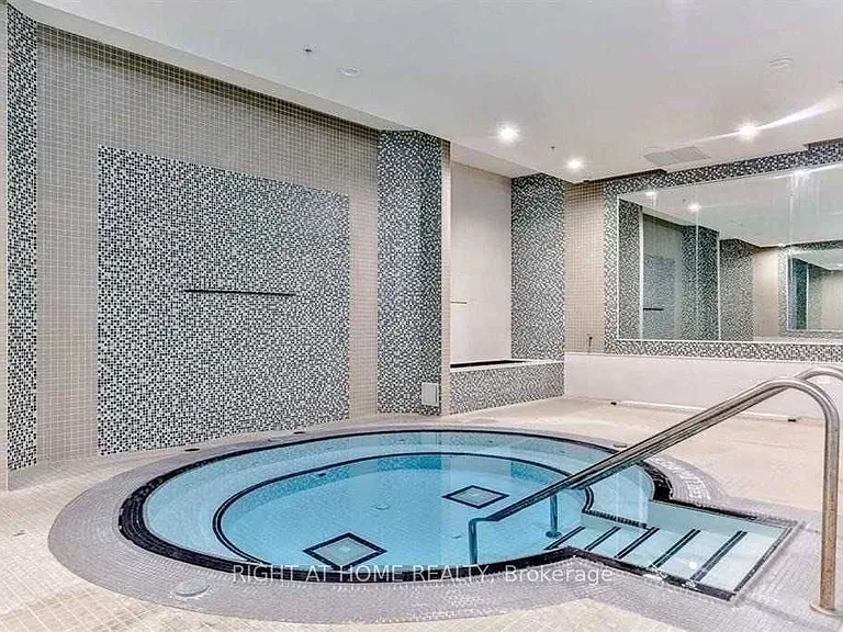 75 Norman Bethune Ave #221 — Photo 14