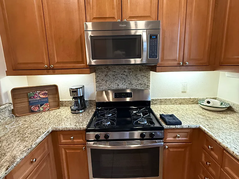 48416 Legacy Dr — Photo 9