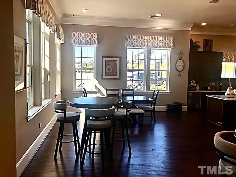 1251 Commack Dr — Photo 31