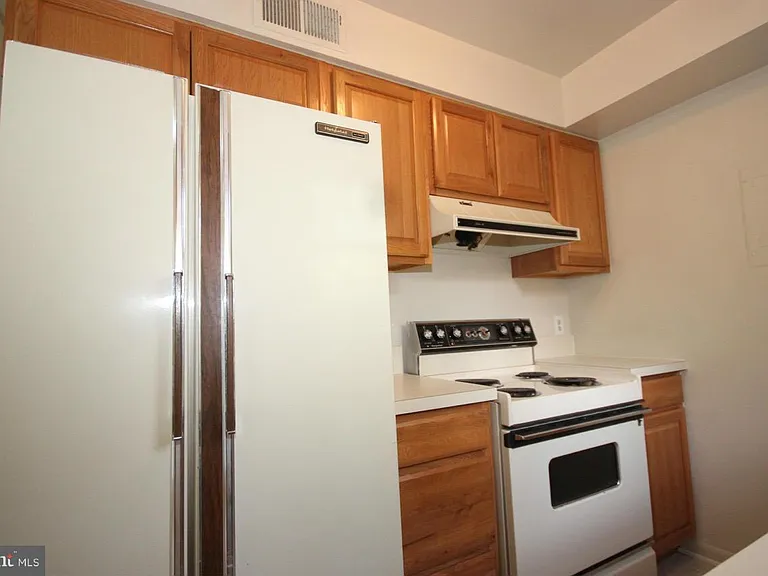 2832 S Wakefield St #C — Photo 6