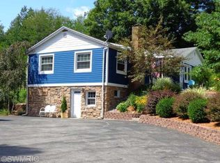 4554 Niles Buchanan Rd, Buchanan, MI 49107