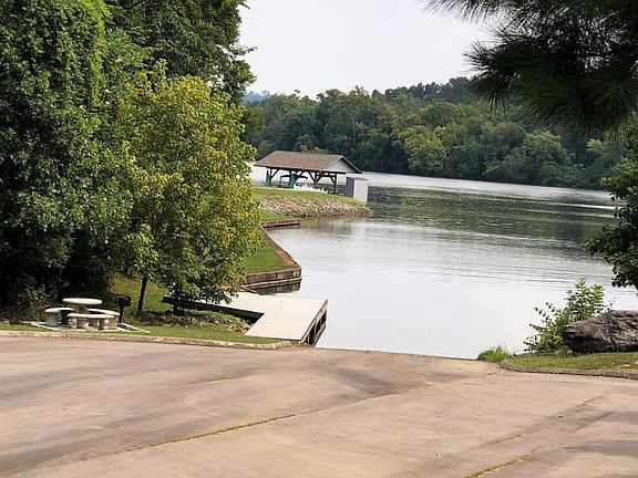 5th image of 240 Vineyard Cove Dr