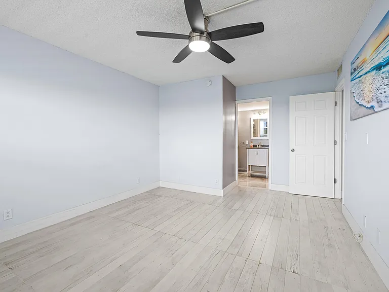 575 Oaks Ln #708 — Photo 16