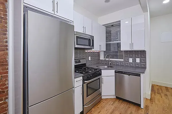 Rented by Green Leaf Management, LLC | media 14