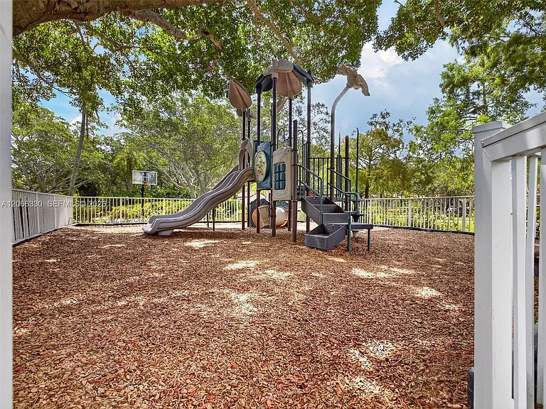 1520 Seabay Rd — Photo 96