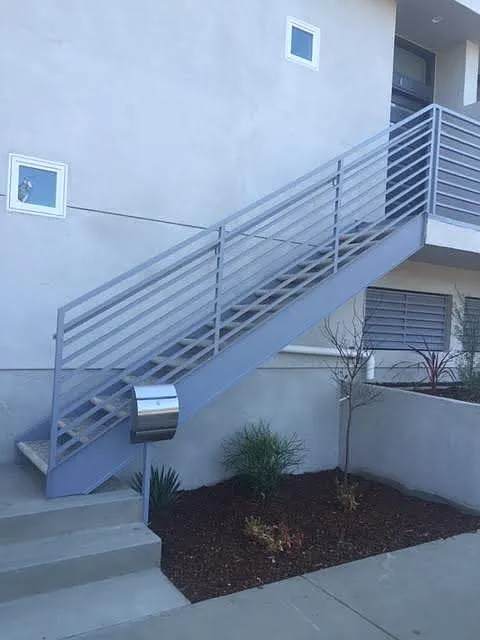3 bed, 2.5 bath, 2000 sqft, $4,400 — Photo 3