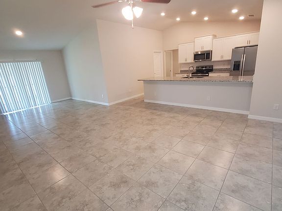 3rd image of 1817 NE 40th Ln