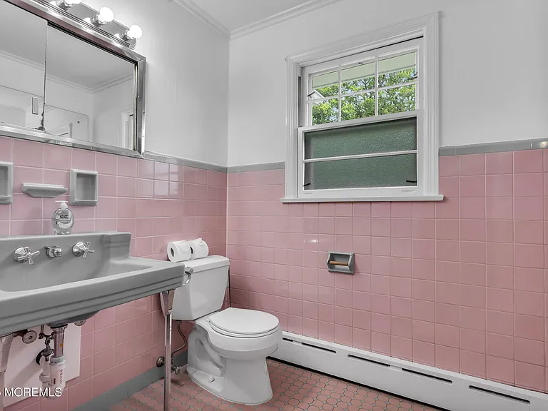 208 Trenton Blvd — Photo 13