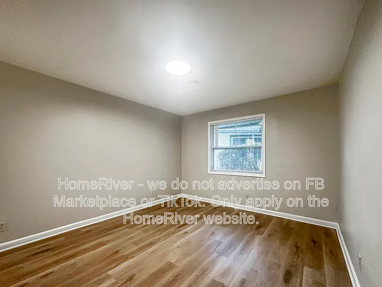 2461 McAlpin Ter #R — Photo 9