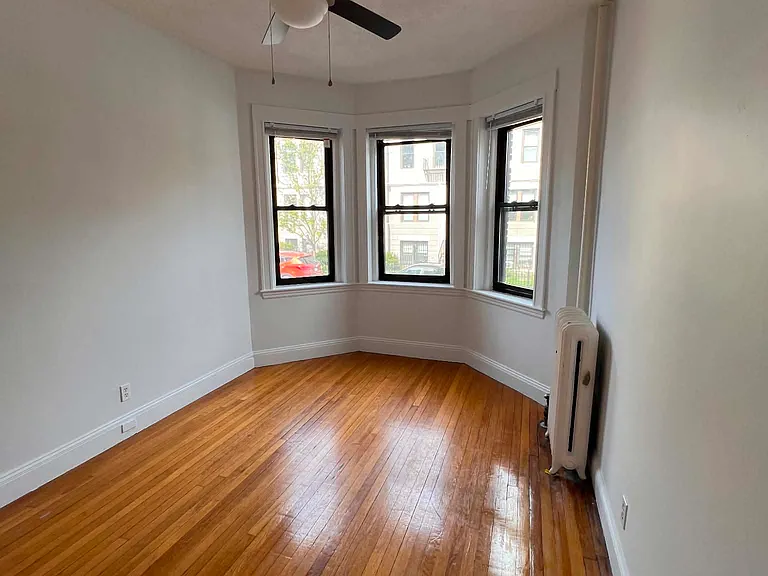 39 Glenville Ave #3 — Photo 13