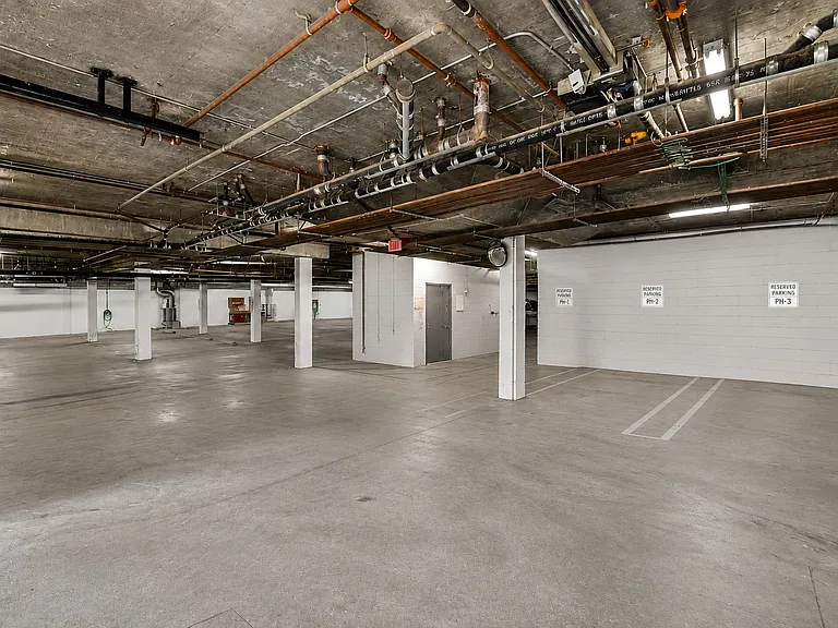1444 S Point View St #307 — Photo 20
