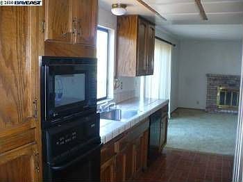 3rd image of 48 Pennington Ct