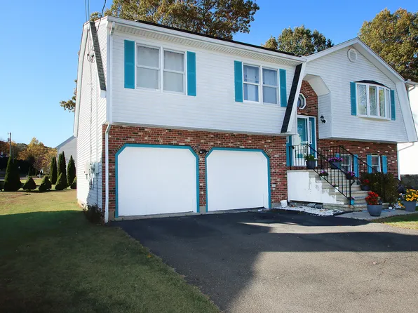 134 Heritage Drive, Waterbury, CT 06708