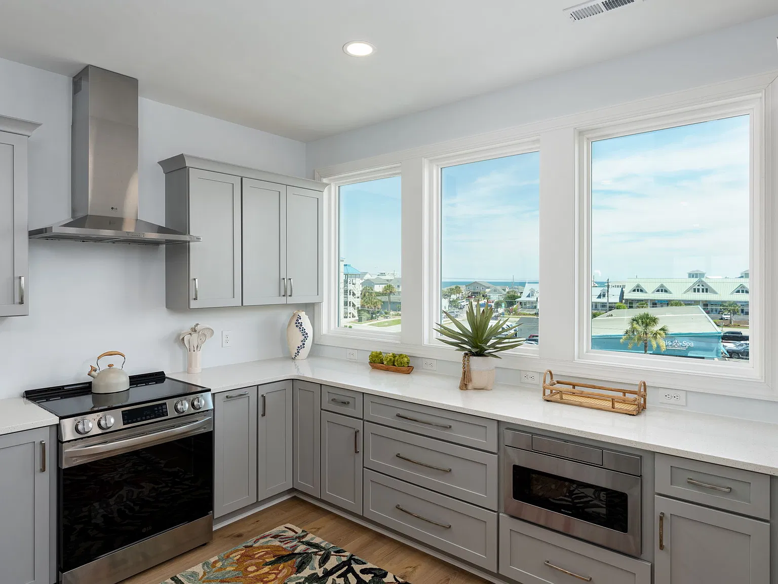 5 bed, 4.5 bath, 2497 sqft, $4,250 — Photo 4