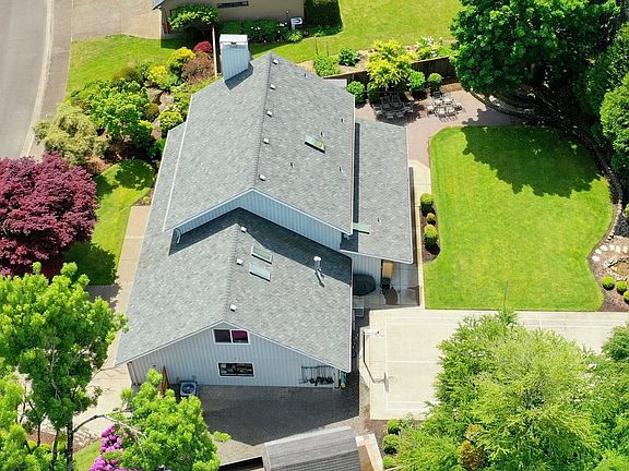 4th image of 1364 Victorian Way