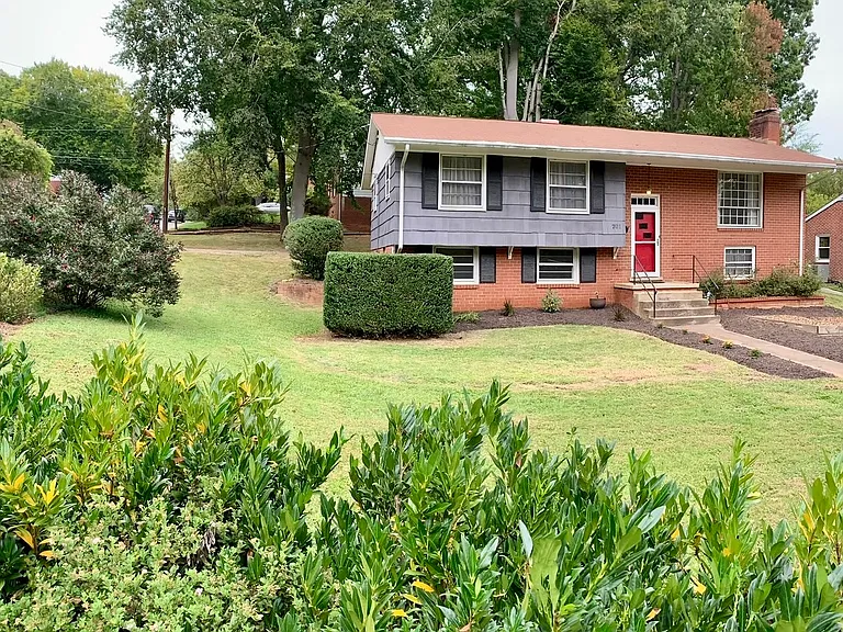 701 Dell Ln — Photo 16