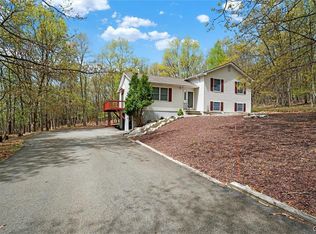 105 Valley View Dr, Albrightsville, PA 18210