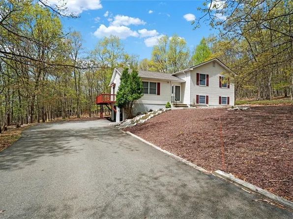 105 Valley View Dr, Albrightsville, PA 18210