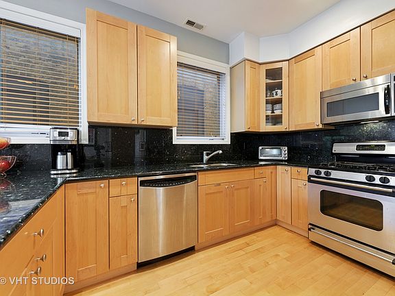4th image of 1637 W Le Moyne St APT 2