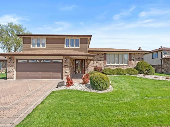 423 S Dante Ave, Glenwood, IL 60425
