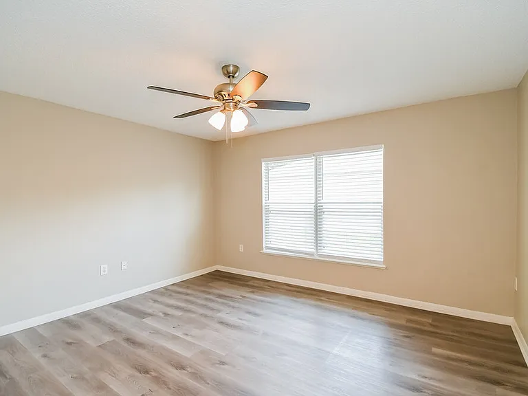 7115 High Bluff Rd — Photo 14