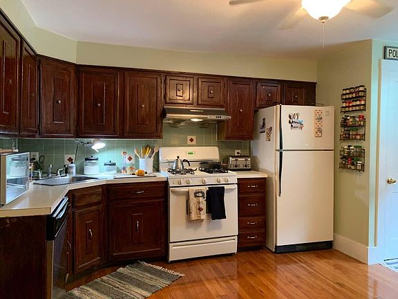 2nd image of 46 Aspinwall Ave #3J
