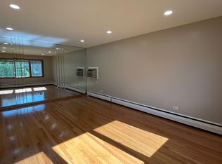 8729 Callie Ave APT 2, Morton Grove, IL 60053