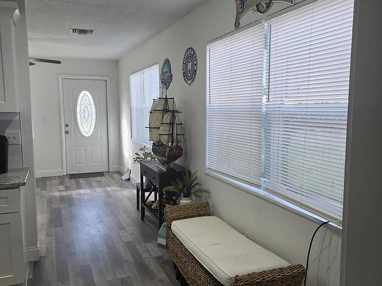 309 NW 6th Ave — Photo 5