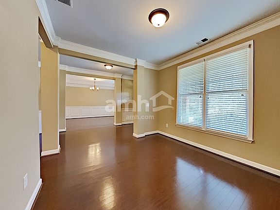 4th image of 323 Rosemont Park Ln
