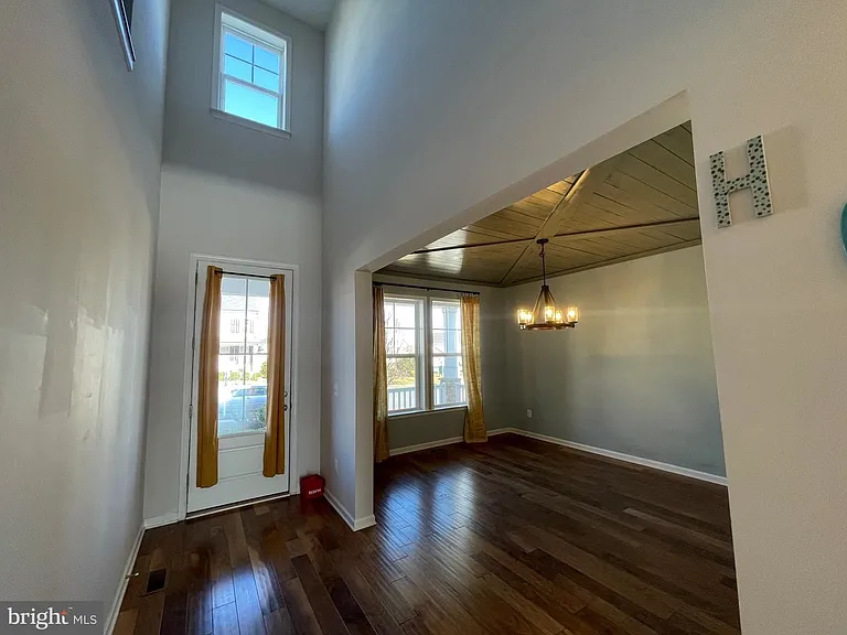 508 Sourwood Ct — Photo 4