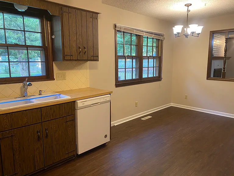 3258 S Elmira Ave — Photo 6