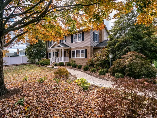 437 Mountain View Dr, Harrisonburg, VA 22801