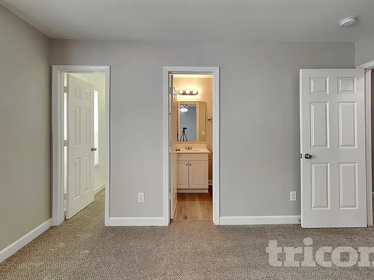2217 Sunset Blvd — Photo 8
